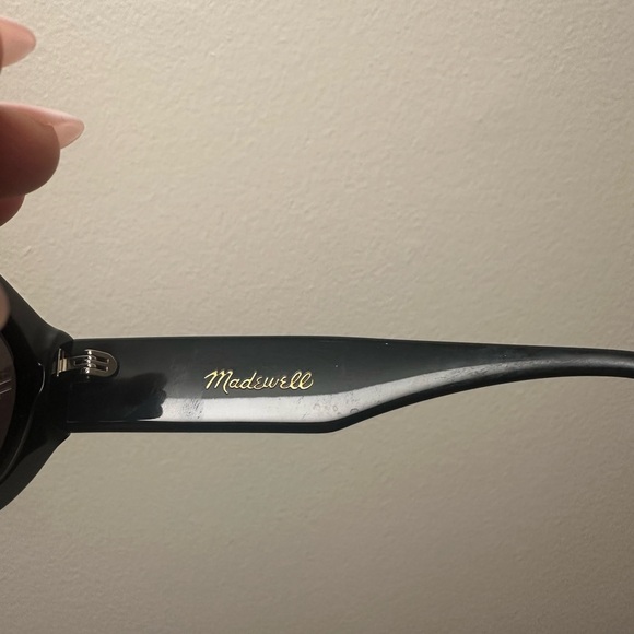 Madewell Demmera Black Sunglasses - Picture 3 of 4